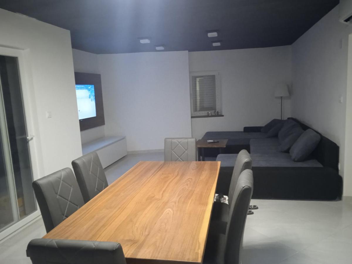 Ferienwohnung Anton Povlja  Exterior foto